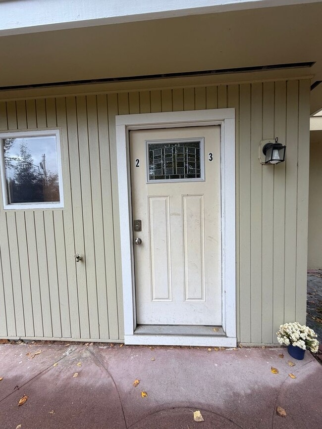 Building Photo - 522 Halvorson Rd