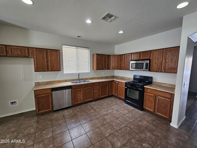 Foto del edificio - 238 N 174th Dr