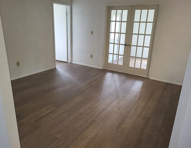 Foto del edificio - 7507 Katherine Dr