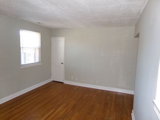 Building Photo - 2527 Miller Park Cir