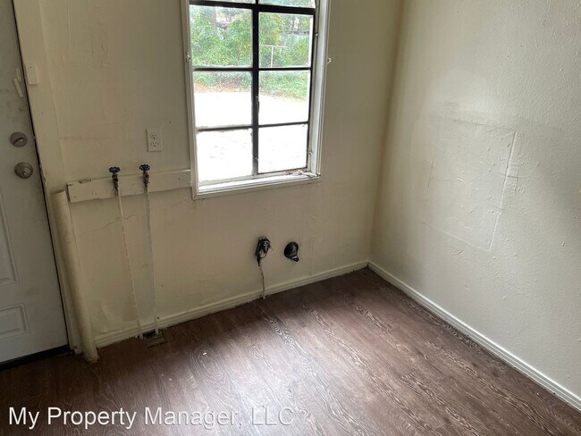 Building Photo - 2 br, 1 bath House - 3643 Huston Street