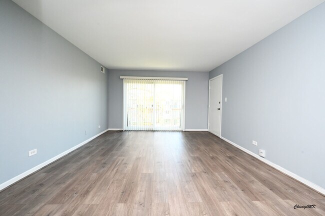 Foto del edificio - 9360 Bay Colony Dr