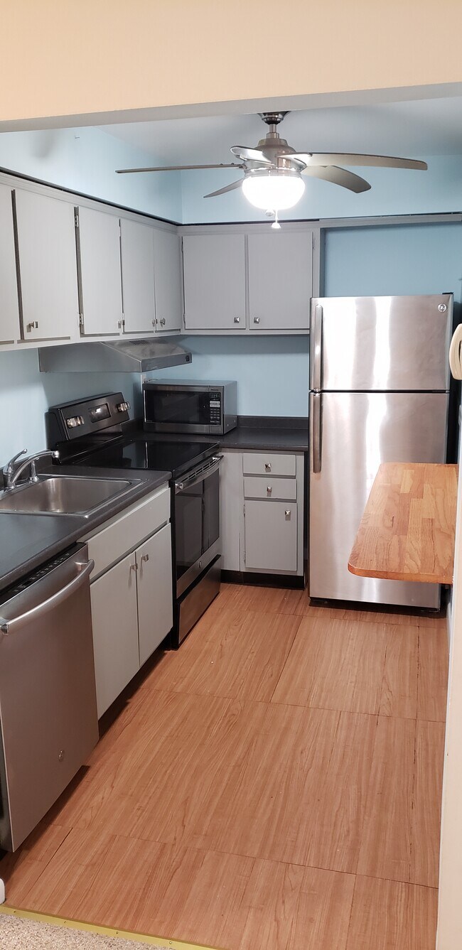 Foto del edificio - 4701 Pennell Rd