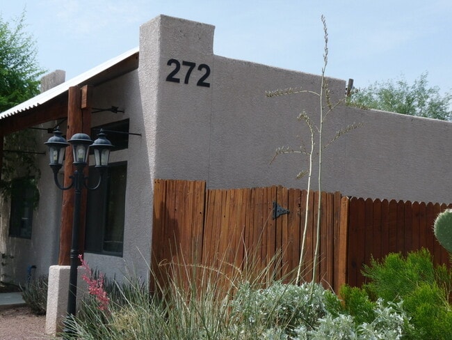 Building Photo - 2 bedroom near Tucson Mall!