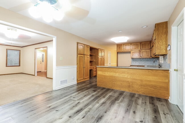 Foto del edificio - 5947 Chalice Way