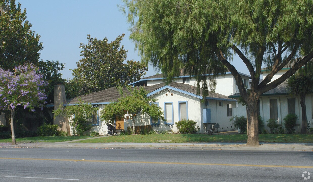 Primary Photo - 1880 Scott Blvd
