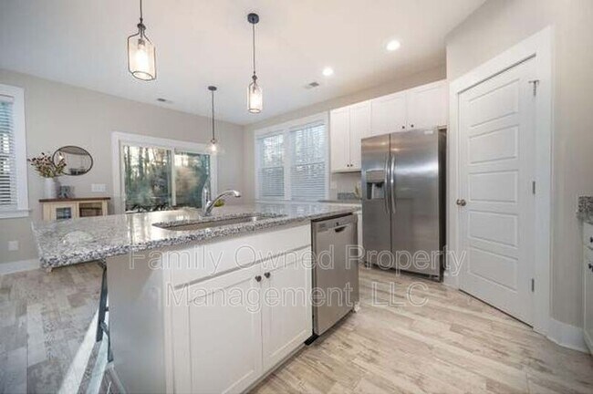 Foto del edificio - 225 Whirlaway Dr