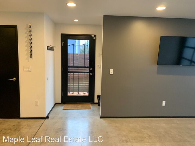Building Photo - 2 br, 2.5 bath House - 545 S Sullivan St U...