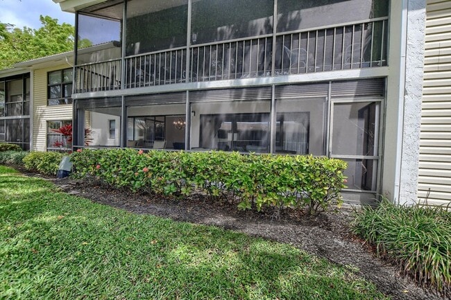Building Photo - 6748 Willow Wood Dr