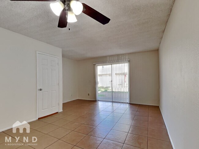 Foto del edificio - 2828 E Tierra Buena Ln