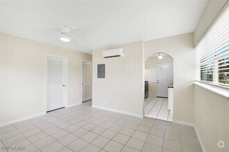 Building Photo - 527 Goodland Dr