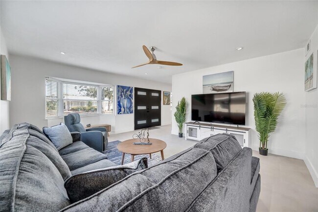 Foto del edificio - 4622 Bay Crest Dr