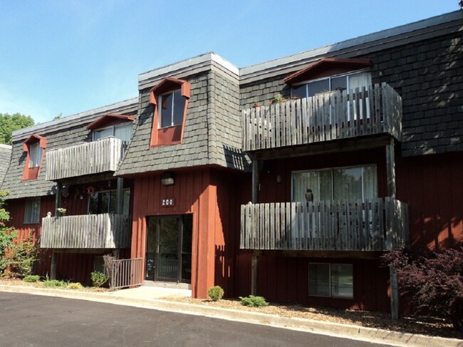 Building Photo - 104 Clinkscales Rd