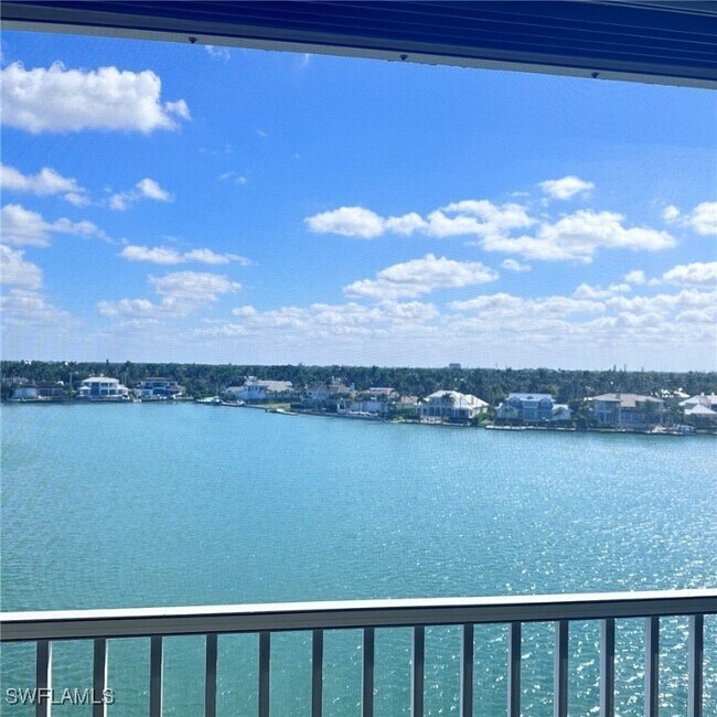 Foto del edificio - 2750 Gulf Shore Blvd N