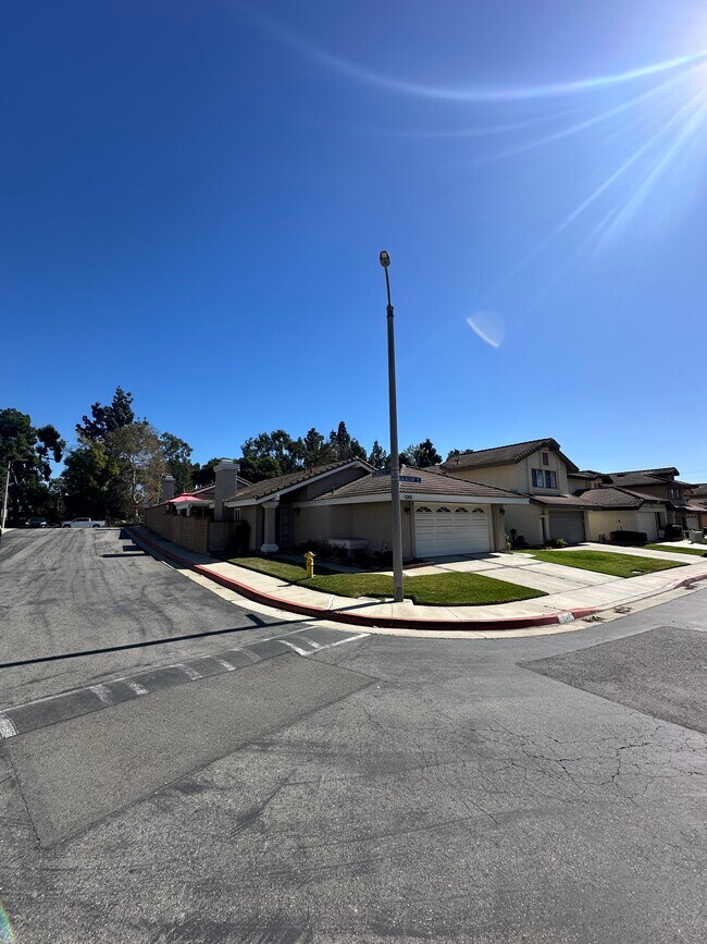 Foto del edificio - 12411 Silkleaf Ave