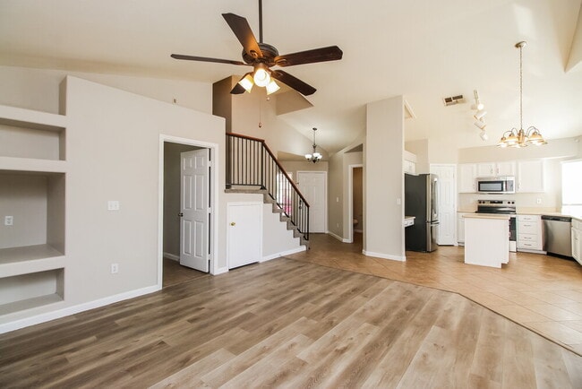 Building Photo - 7521 E Laguna Azul Ave