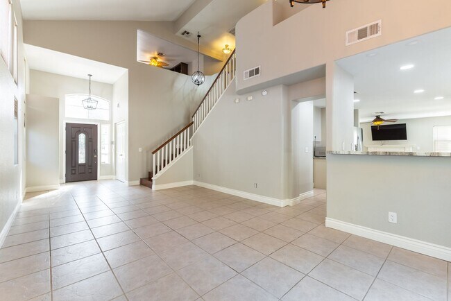 Foto del edificio - 4-Bed Green Valley Home with Private Pool ...