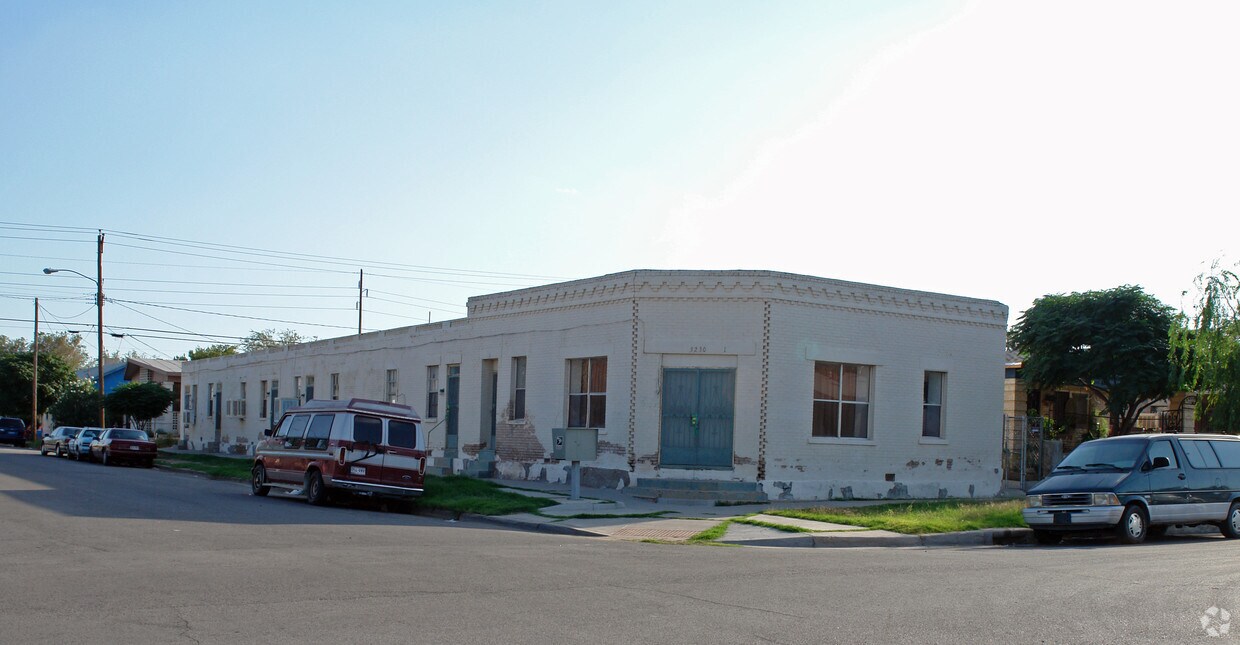 Primary Photo - 3230 Pera Ave