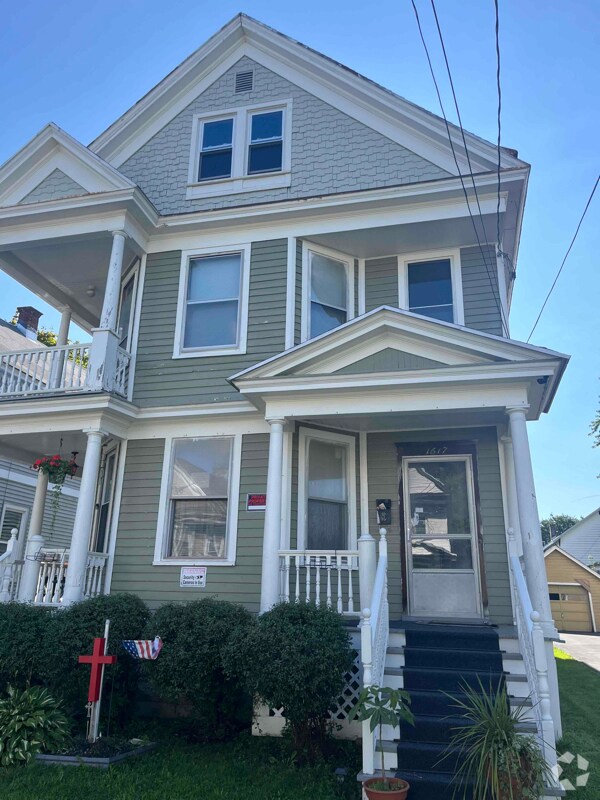 Cornhill Apartments for Rent with Hardwood Floors Utica, NY 3