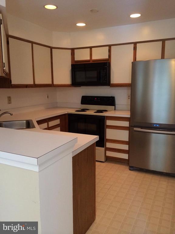 Foto del edificio - 4986 Dorsey Hall Dr