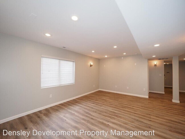 Foto del edificio - 1784 Ridge Point Dr