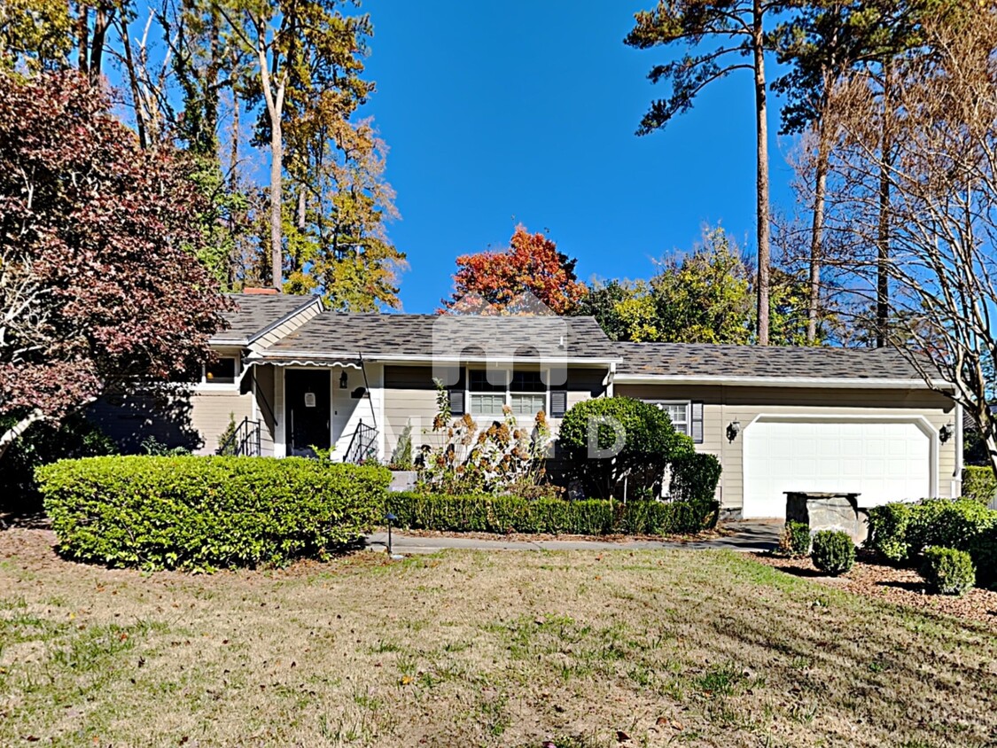 Primary Photo - 3412 Leonard St