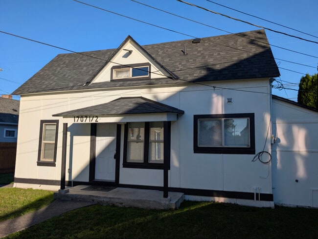 Building Photo - 1705 Lombard Ave