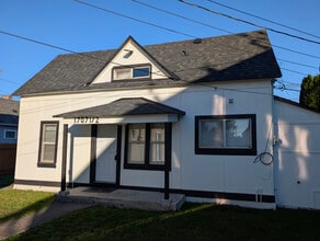 Building Photo - 1705 Lombard Ave