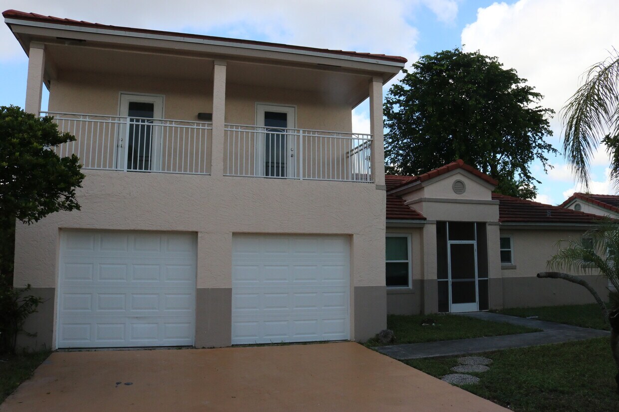 Primary Photo - 3067 Lillian Ln