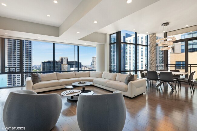 Building Photo - 450 E Waterside Dr