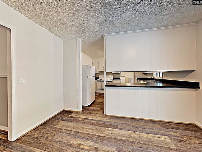 Foto del edificio - 2705 Maple St