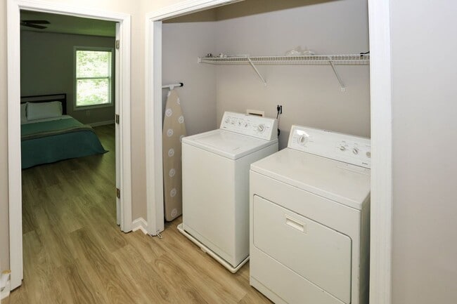 Foto del edificio - 7116 Blairs View Dr