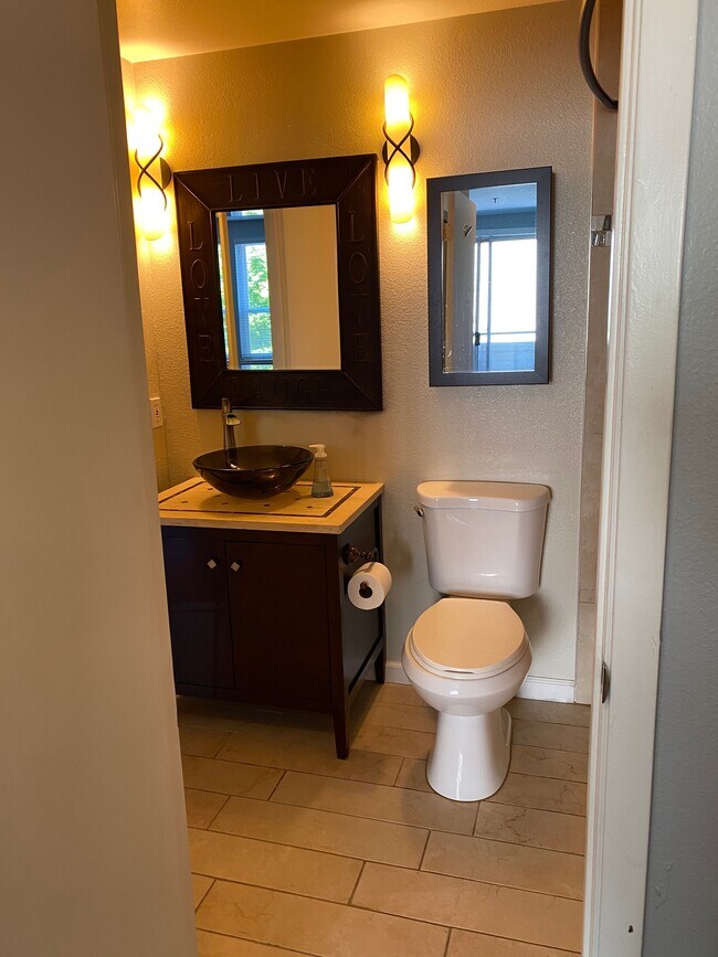 Building Photo - 411 Park Ave