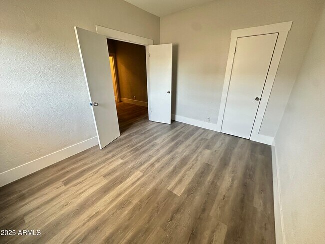 Foto del edificio - 2032 W Adams St