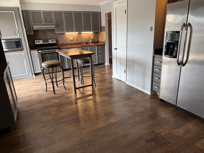 Foto del edificio - 10328 Forest Brook Ln