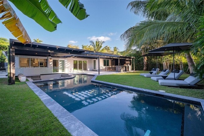 Foto del edificio - 10618 NE 11th Ct