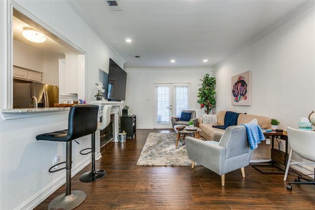 Building Photo - 3550 Country Square Dr