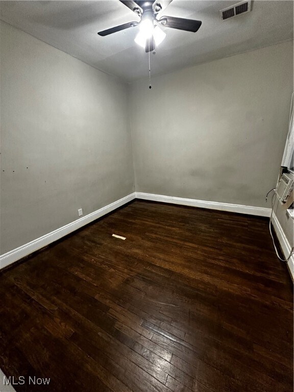 Foto del edificio - 10018 Lorain Ave