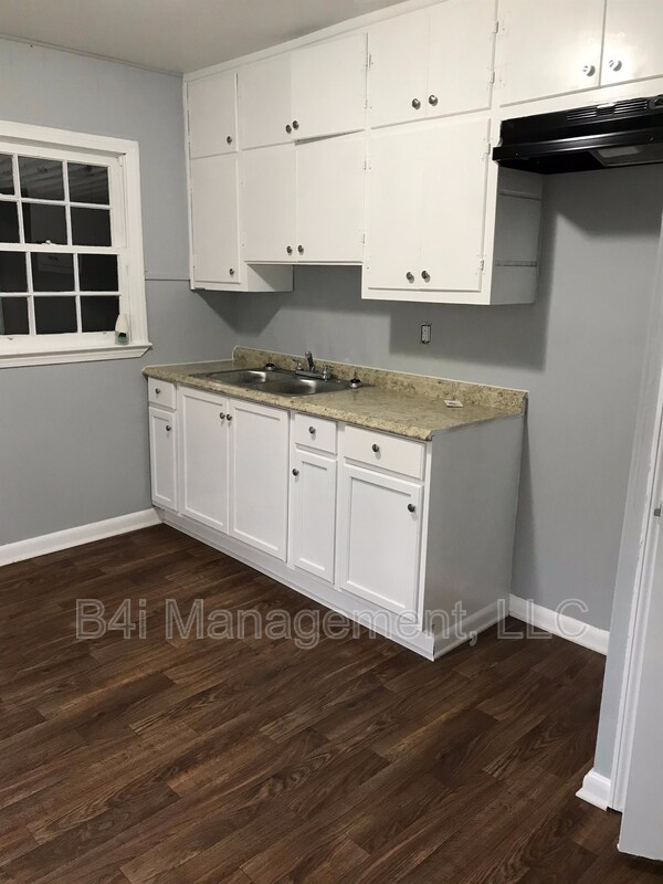 Foto del edificio - 4692 Beecher St