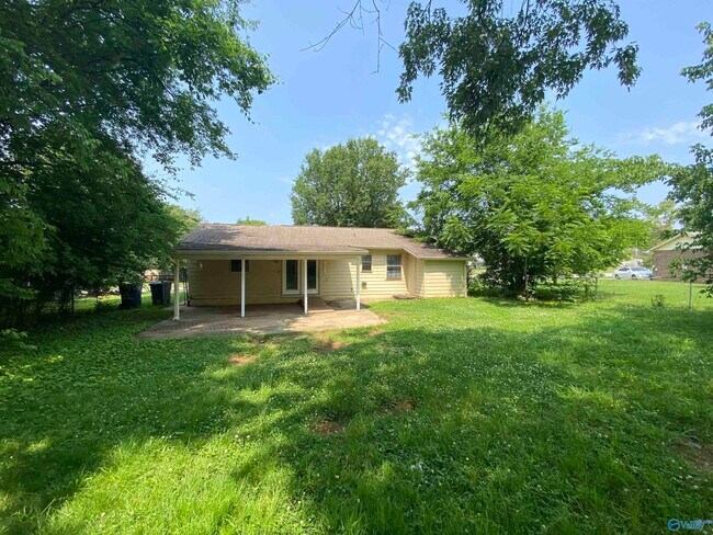 Building Photo - 14003 SW Wyandotte Dr