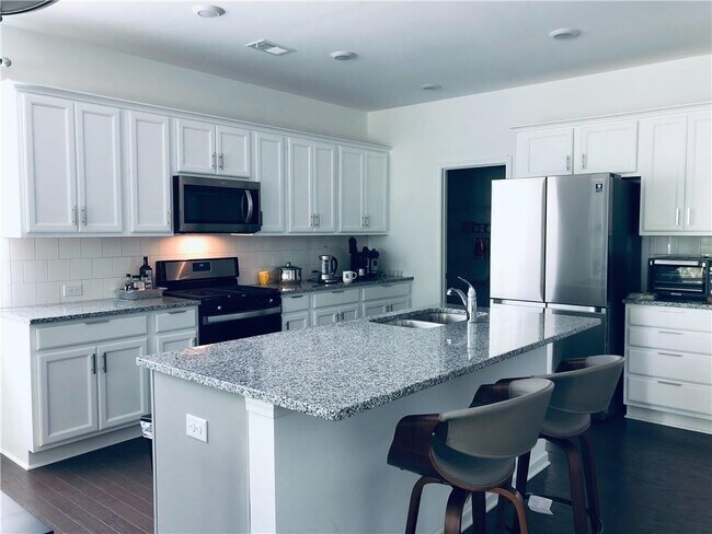 Foto del edificio - 5405 Coltman Dr