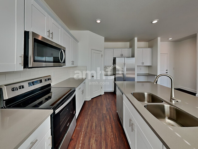 Foto del edificio - 9636 Harkes Dr