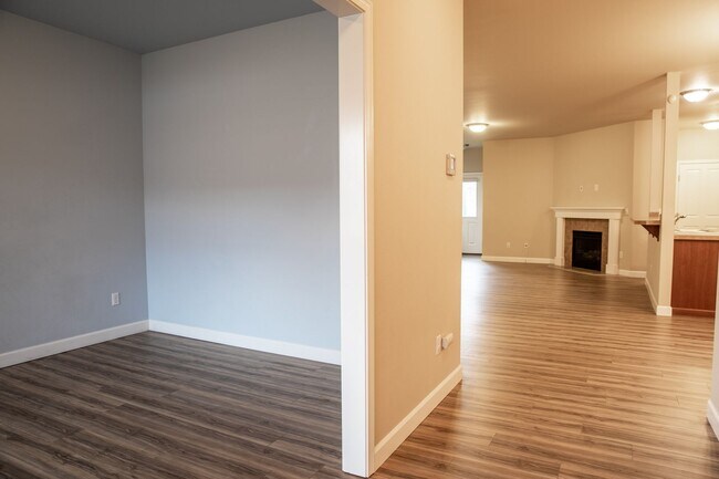 Foto del edificio - 4444 Edgewater Blvd NE, Lacey - 3bd plus den