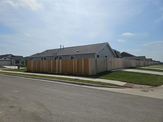 Building Photo - 144 Sormonne Lp