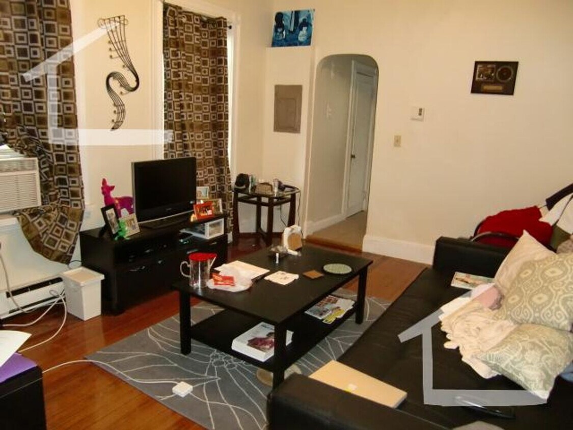 Foto del edificio - Top floor One Bedroom Brighton & Harvard A...