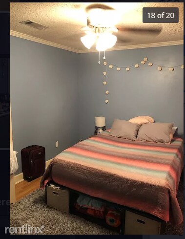 Foto del edificio - 1 br, 1 bath  - 319 Stewart St Apt A