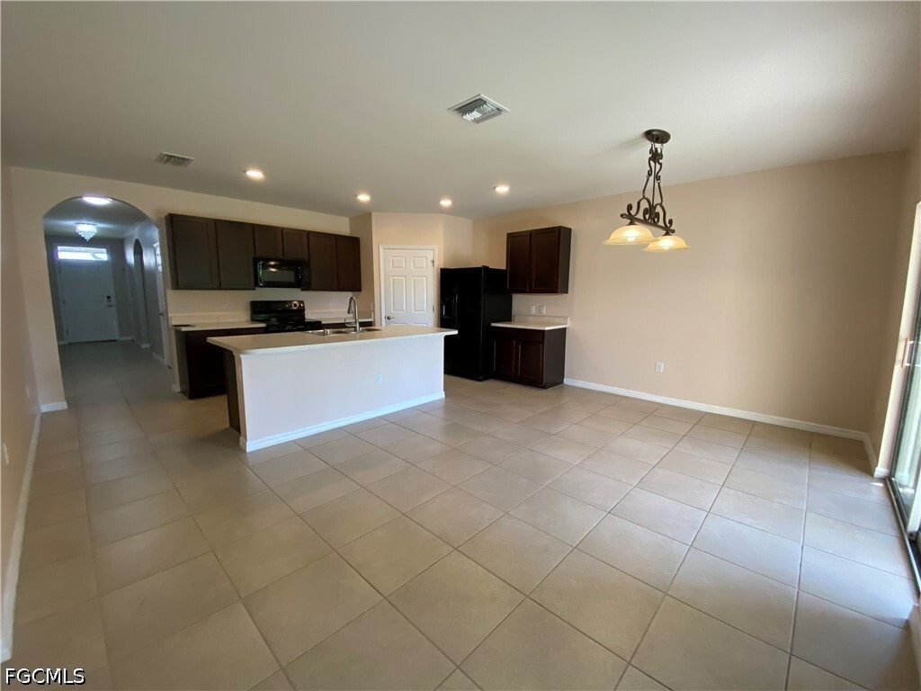 Building Photo - 3425 Cancun Ct