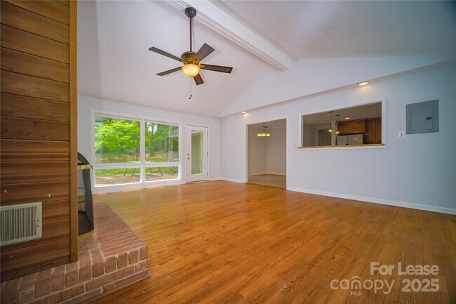 Foto del edificio - 1123 Lynbrook Dr