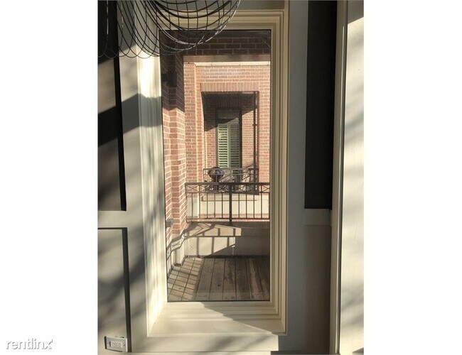 Building Photo - 3 br, 2 bath Apartment - 4021 S Ellis Ave