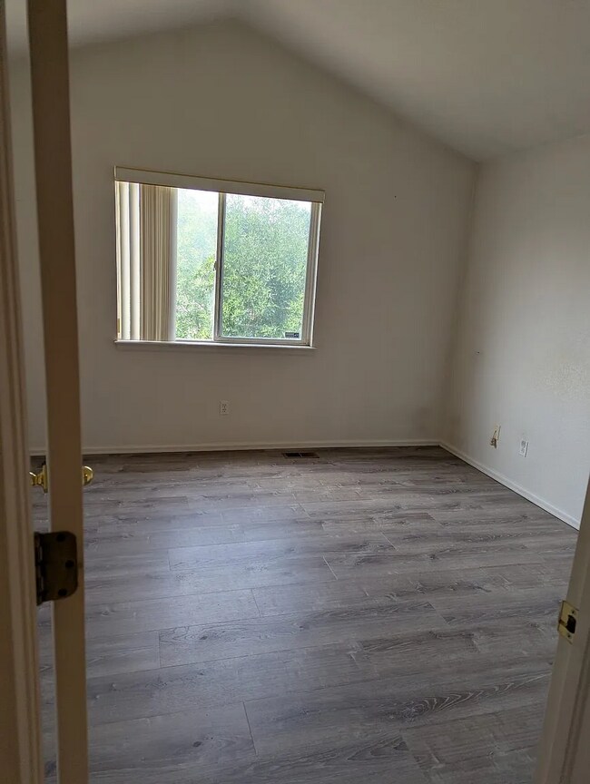 Foto del edificio - 13495 Raritan St